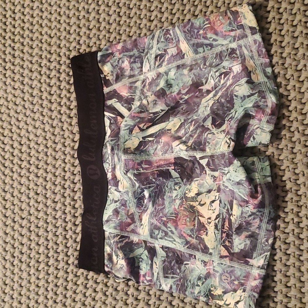 Lululemon shorts - Picture 4 of 4